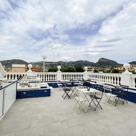 Villa Gabriella - Rooms & Breakfast Сант'Анджелло Экстерьер фото