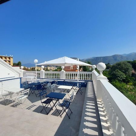 Villa Gabriella - Rooms & Breakfast Сант'Анджелло Экстерьер фото