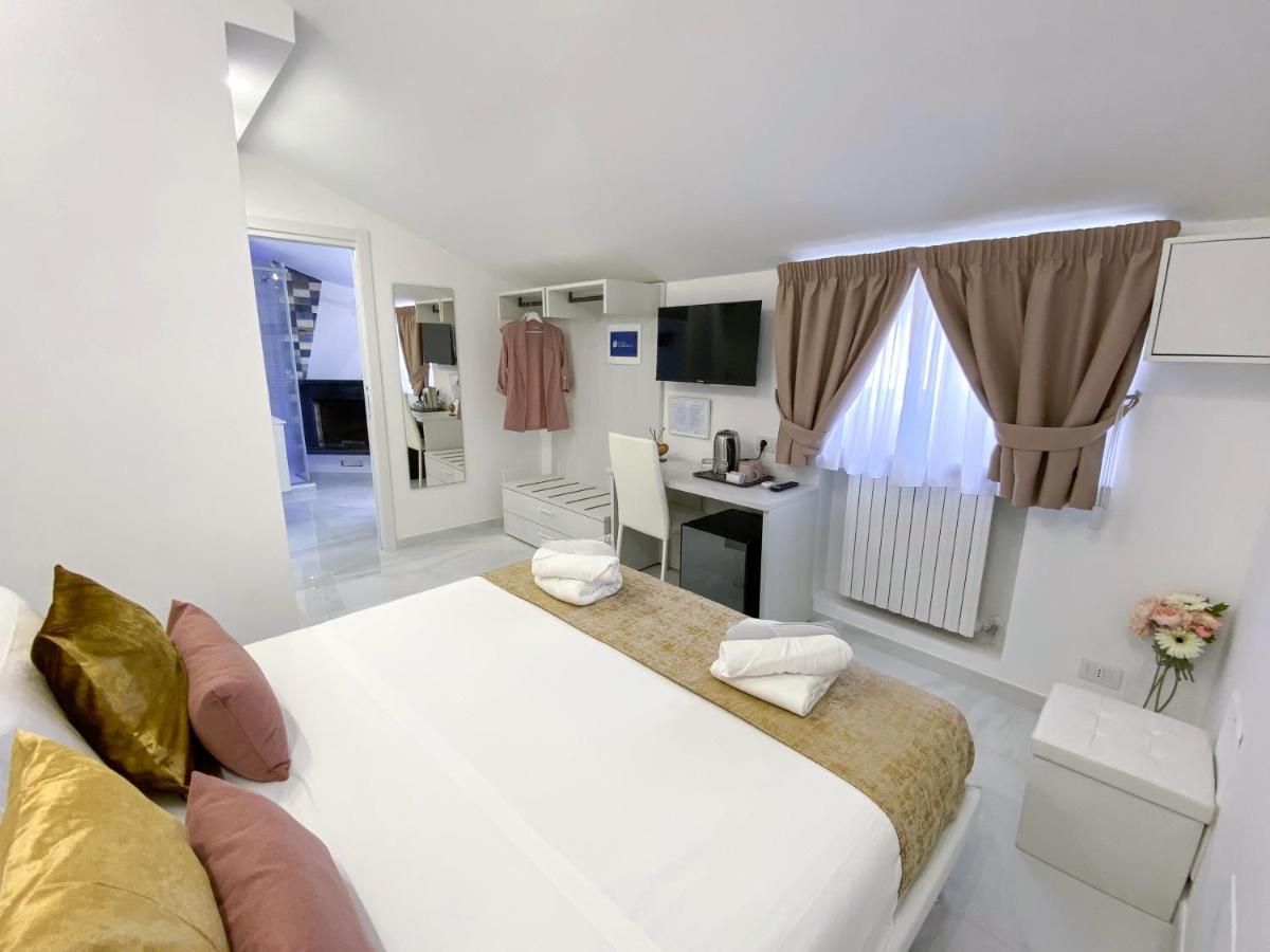 Villa Gabriella - Rooms & Breakfast Сант'Анджелло Экстерьер фото